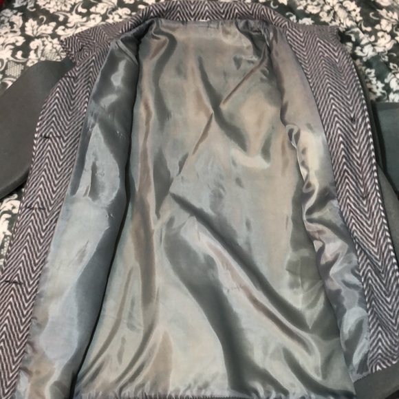 Gray Felt Gray Lightweight Car Coat with Cuff and Collar Design - Picture 4 of 6